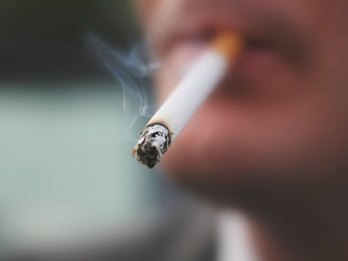 Μελέτη για το κάπνισμα: Κάθε τσιγάρο κλέβει 20 λεπτά ζωής από τους καπνιστές