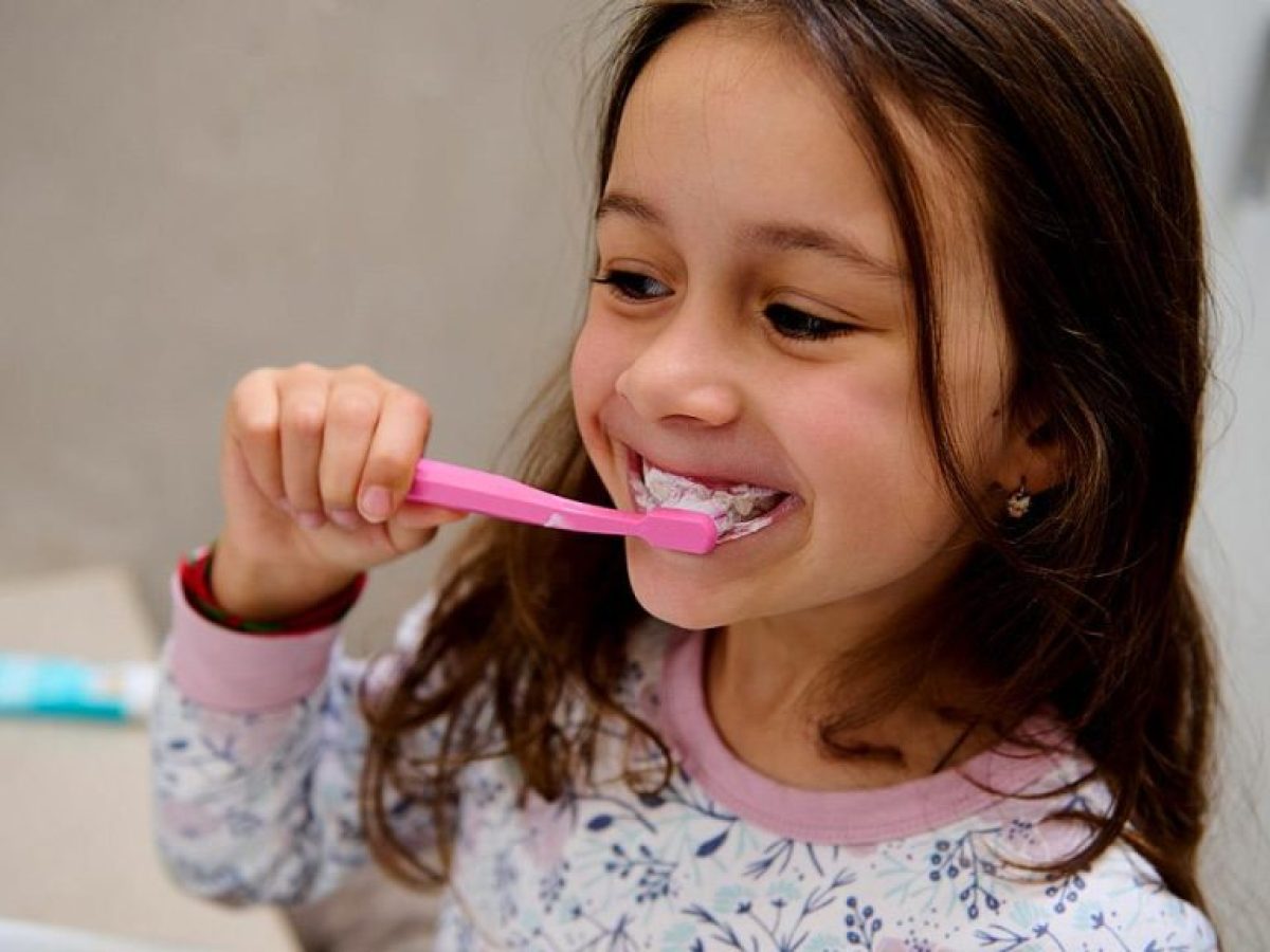Μία στις τρεις παιδικές οδοντόκρεμες χωρίς επαρκές φθόριο [έρευνα]