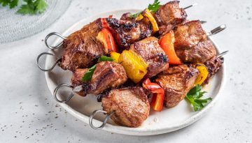 Μοσχαρίσια σουβλάκια με λαχανικά