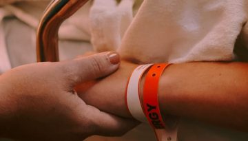 &Pi;&alpha;&gamma;&kappa;ό&sigma;&mu;&iota;&alpha; &Eta;&mu;έ&rho;&alpha; &Kappa;&alpha;&tau;ά &tau;&omicron;&upsilon; &Kappa;&alpha;&rho;&kappa;ί&nu;&omicron;&upsilon;: &Pi;ά&nu;&omega; &alpha;&pi;ό 60.000 &delta;&iota;&alpha;&gamma;&nu;ώ&sigma;&epsilon;&iota;&sigmaf; &sigma;&tau;&eta;&nu; &Epsilon;&lambda;&lambda;ά&delta;&alpha; &sigma;&epsilon; έ&nu;&alpha; &chi;&rho;ό&nu;&omicron;