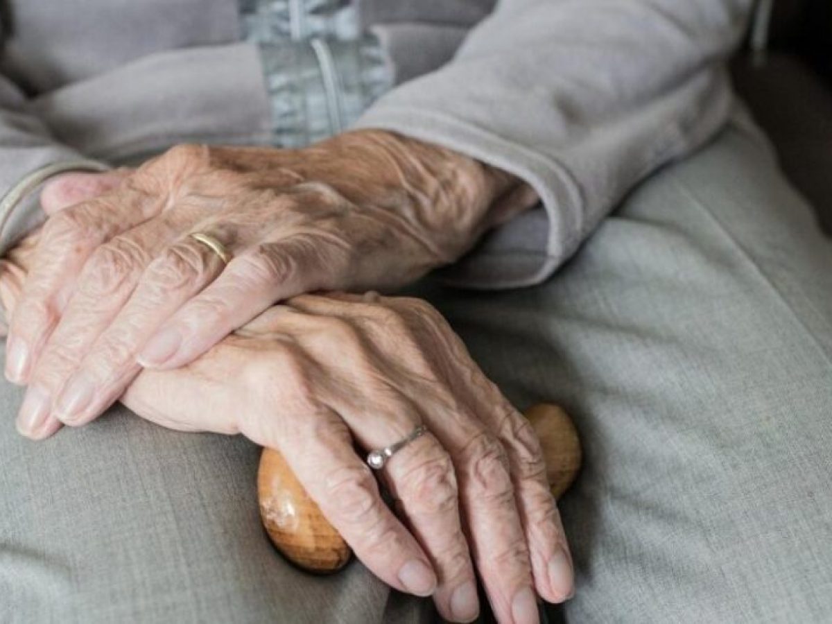 Πάνω από 330.000 ο αριθμός των ατόμων με άνοια στην Ελλάδα το 2050 – Τι αναφέρει έκθεση