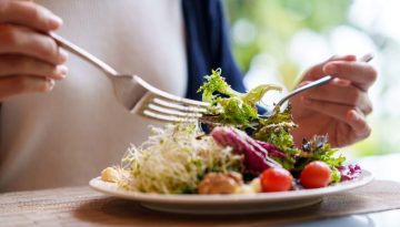 Πέντε υγιεινές δίαιτες μπορούν να προσθέσουν έως 4 χρόνια στη ζωή