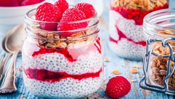 Πουτίγκα με σπόρους chia και μούρα