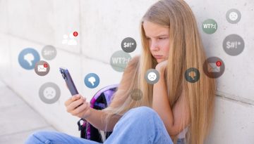 &Psi;&eta;&phi;&iota;&alpha;&kappa;ή &pi;&alpha;&iota;&delta;&iota;&kappa;ή &eta;&lambda;&iota;&kappa;ί&alpha; &sigma;&epsilon; &kappa;&rho;ί&sigma;&eta;: &Omicron;&iota; &pi;&rho;&omicron;&kappa;&lambda;ή&sigma;&epsilon;&iota;&sigmaf;, &omicron;&iota; &kappa;ί&nu;&delta;&upsilon;&nu;&omicron;&iota; &kappa;&alpha;&iota; &omicron; &rho;ό&lambda;&omicron;&sigmaf; &tau;&eta;&sigmaf; &omicron;&iota;&kappa;&omicron;&gamma;έ&nu;&epsilon;&iota;&alpha;&sigmaf;