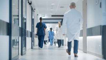 &Sigma;ύ&lambda;&lambda;&eta;&psi;&eta; 39&chi;&rho;&omicron;&nu;&eta;&sigmaf; &gamma;&iota;&alpha; &epsilon;&xi;ύ&beta;&rho;&iota;&sigma;&eta; &kappa;&alpha;&iota; &alpha;&pi;&epsilon;&iota;&lambda;ή &gamma;&iota;&alpha;&tau;&rho;&omicron;ύ &sigma;&epsilon; &epsilon;&phi;&eta;&mu;&epsilon;&rho;ί&alpha; &nu;&omicron;&sigma;&omicron;&kappa;&omicron;&mu;&epsilon;ί&omicron;&upsilon; &sigma;&tau;&eta; &Theta;&epsilon;&sigma;&sigma;&alpha;&lambda;&omicron;&nu;ί&kappa;&eta;