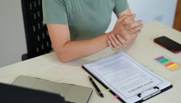 &Sigma;ύ&nu;&delta;&rho;&omicron;&mu;&omicron; &tau;&omicron;&upsilon; &kappa;&alpha;&rho;&pi;&iota;&alpha;ί&omicron;&upsilon; &sigma;&omega;&lambda;ή&nu;&alpha;: &Epsilon;&pi;&tau;ά ά&gamma;&nu;&omega;&sigma;&tau;&epsilon;&sigmaf; &alpha;&iota;&tau;ί&epsilon;&sigmaf;
