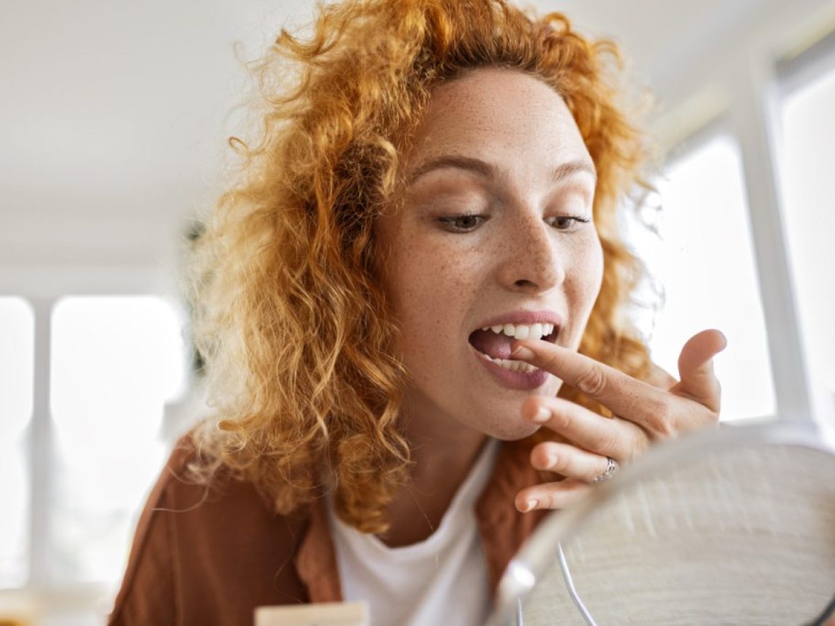 Συνηθισμένο βακτήριο που κρύβεται στο στόμα μπορεί να πυροδοτεί τον καρκίνο του μαστού