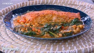 Σολομός με ρεβύθια, σπανάκι και κάρι