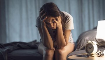 &Tau;&iota; &sigma;&upsilon;&mu;&beta;&alpha;ί&nu;&epsilon;&iota; &sigma;&tau;&omicron;&nu; &omicron;&rho;&gamma;&alpha;&nu;&iota;&sigma;&mu;ό &mu;&epsilon; &tau;&omicron; &chi;&rho;ό&nu;&iota;o stress