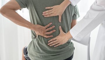 &Tau;&rho;&epsilon;&iota;&sigmaf; &sigma;&tau;&omicron;&upsilon;&sigmaf; &pi;έ&nu;&tau;&epsilon; &epsilon;&rho;&gamma;&alpha;&zeta;ό&mu;&epsilon;&nu;&omicron;&upsilon;&sigmaf; &alpha;&nu;&tau;&iota;&mu;&epsilon;&tau;&omega;&pi;ί&zeta;&omicron;&upsilon;&nu; &mu;&upsilon;&omicron;&sigma;&kappa;&epsilon;&lambda;&epsilon;&tau;&iota;&kappa;ά &pi;&rho;&omicron;&beta;&lambda;ή&mu;&alpha;&tau;&alpha;- &Omicron; &kappa;&rho;ί&sigma;&iota;&mu;&omicron;&sigmaf; &rho;ό&lambda;&omicron;&sigmaf; &tau;&omicron;&upsilon; &phi;&upsilon;&sigma;&iota;&kappa;&omicron;&theta;&epsilon;&rho;&alpha;&pi;&epsilon;&upsilon;&tau;ή &sigma;&tau;&omicron; &Epsilon;&Sigma;&Upsilon;