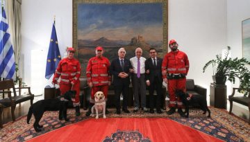 &Beta;&omicron;&upsilon;&lambda;ή: &Delta;&omega;&rho;&epsilon;ά &delta;ύ&omicron; &sigma;&kappa;ύ&lambda;&omega;&nu;&ndash;&delta;&iota;&alpha;&sigma;&omega;&sigma;&tau;ώ&nu; &sigma;&tau;&eta;&nu; &Kappa;&upsilon;&nu;&omicron;&phi;&iota;&lambda;&iota;&kappa;ή &Omicron;&mu;ά&delta;&alpha; Έ&rho;&epsilon;&upsilon;&nu;&alpha;&sigmaf; &kappa;&alpha;&iota; &Delta;&iota;ά&sigma;&omega;&sigma;&eta;&sigmaf; &tau;&omicron;&upsilon; &Epsilon;&lambda;&lambda;&eta;&nu;&iota;&kappa;&omicron;ύ &Epsilon;&rho;&upsilon;&theta;&rho;&omicron;ύ &Sigma;&tau;&alpha;&upsilon;&rho;&omicron;ύ