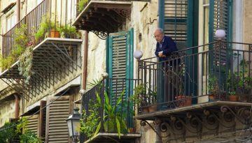 10 πράγματα που πρέπει να θυμάσαι όταν νιώθεις μοναξιά