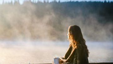 11+1 τρόποι να «σβήσεις» το άγχος όταν όλα γύρω σου φλέγονται