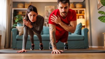 5 ασκήσεις που σας κρατούν νέους μετά τα 40