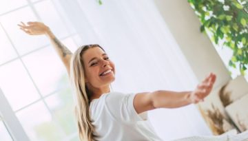 5 πράγματα που αξίζει να κάνεις κάθε πρωί πρoτού πιεις τον καφέ σου