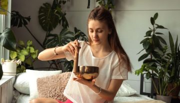 Hχοθεραπεία: Η τεχνική που σου χαρίζει βαθιά χαλάρωση και σε βοηθά να επανασυνδεθείς με τον εαυτό σου