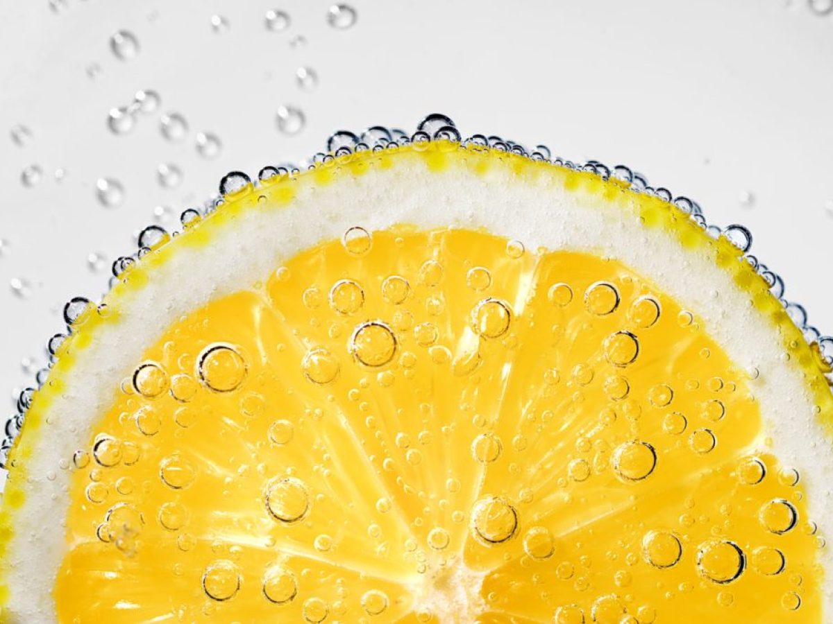 Lemonading: &Alpha;&pi;&omicron;&lambda;&alpha;&mu;&beta;ά&nu;&omicron;&nu;&tau;&alpha;&sigmaf; &tau;&eta; &zeta;&omega;ή &sigma;&alpha;&nu; &lambda;&epsilon;&mu;&omicron;&nu;ά&delta;&alpha;