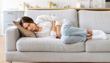 Ενδομητρίωση: Τα συμπτώματα και ο πόνος της πάθησης που αντιμετωπίζουν εκατομμύρια γυναίκες