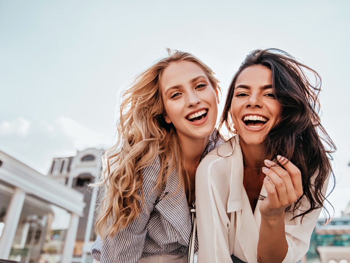 Φιλίες: Πώς επηρεάζουν την καρδιά μας;