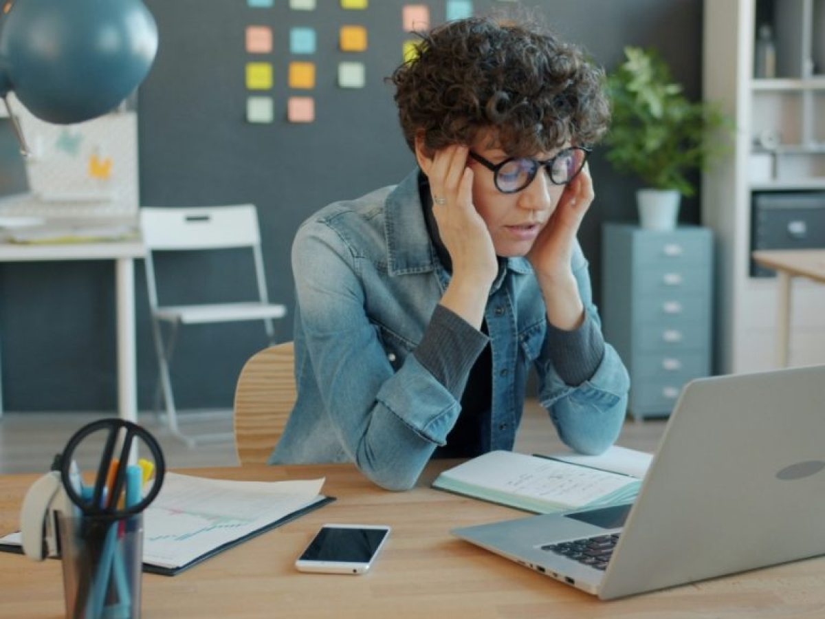 Ημικρανία: Τρία στα τέσσερα άτομα που υποφέρουν είναι γυναίκες