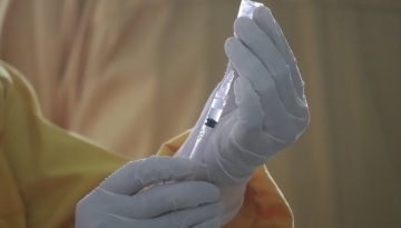 &Nu;έ&omicron; &kappa;&alpha;&iota;&nu;&omicron;&tau;ό&mu;&omicron; &pi;&nu;&epsilon;&upsilon;&mu;&omicron;&nu;&iota;&omicron;&kappa;&omicron;&kappa;&kappa;&iota;&kappa;ό &sigma;&upsilon;&zeta;&epsilon;&upsilon;&gamma;&mu;έ&nu;&omicron; &epsilon;&mu;&beta;ό&lambda;&iota;&omicron; (CAPVAXIVE&trade;) &gamma;&iota;&alpha; &epsilon;&nu;ή&lambda;&iota;&kappa;&epsilon;&sigmaf; &delta;&iota;&alpha;&theta;έ&sigma;&iota;&mu;&omicron; &sigma;&tau;&eta;&nu; &Epsilon;&lambda;&lambda;ά&delta;&alpha;