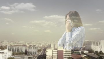 Περιβαλλοντικοί κίνδυνοι και καρκίνος: Τι πρέπει να γνωρίζουμε σύμφωνα με ογκολόγο