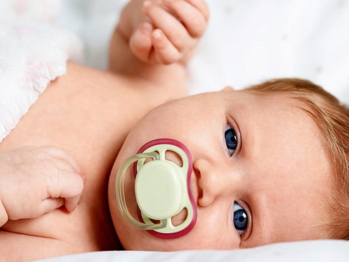 Πιπίλα με το πρώτο κλάμα; Ναι ή όχι;