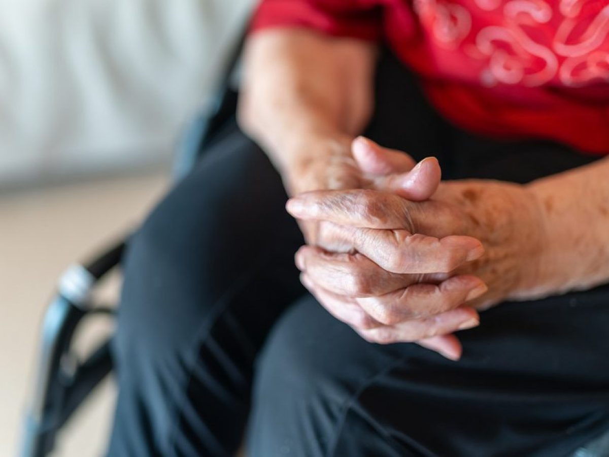 Πλαστικά μπουκάλια μετατρέπονται σε φάρμακο για τη νόσο του Πάρκινσον