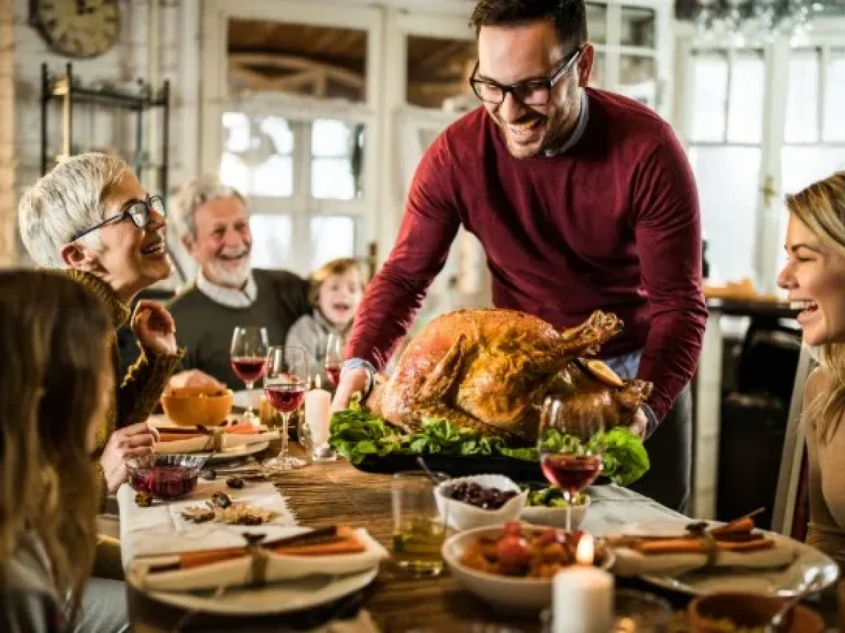 Πώς να απολαύσεις τις γιορτές χωρίς να πάρεις βάρος: Ο απόλυτος οδηγός ισορροπίας για άνδρες