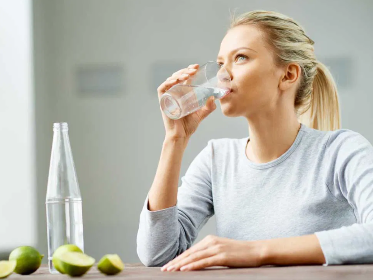 Πόσο νερό πρέπει να πίνεις την ημέρα;