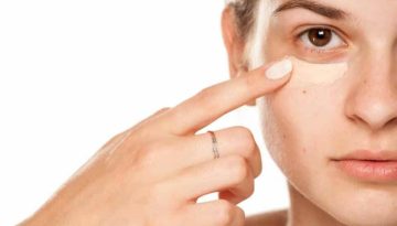 Πρησμένα μάτια: 6 φυσικοί τρόποι για να μειώσετε το οίδημα