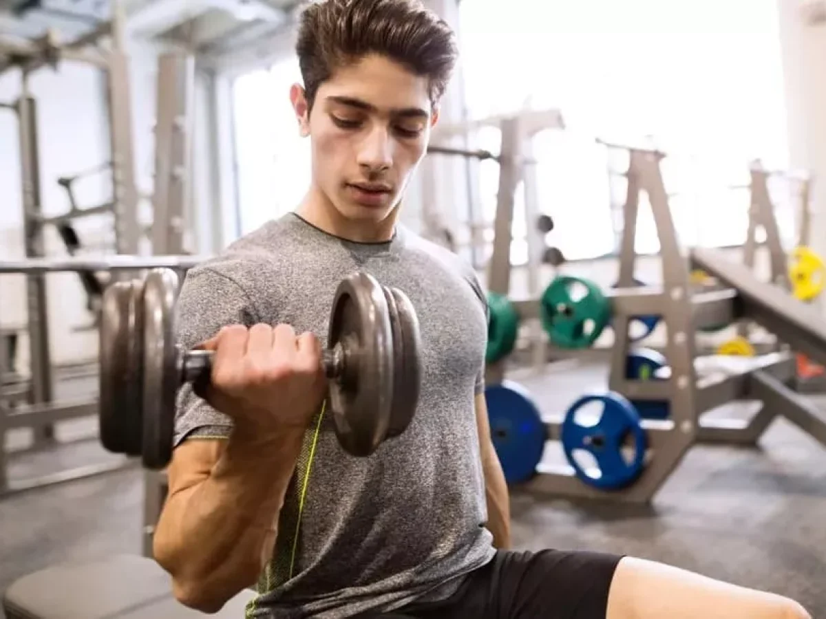 Προπόνηση με βάρη για αρχάριους: το σωστό ξεκίνημα στο γυμναστήριο