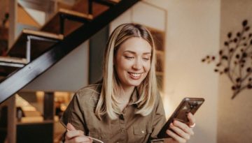 Πρωτεΐνη στο πρωινό: To «brain hack» που σε βοηθά να παραμένεις σε εγρήγορση και να αποφύγεις τις λιγούρες