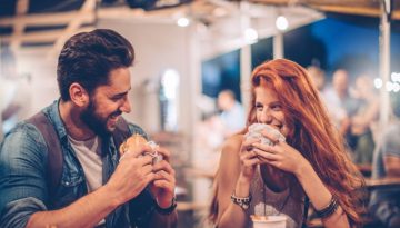 Σεξουαλικό φλερτ: Γιατί πέρα από απολαυστικό, είναι και απαραίτητο