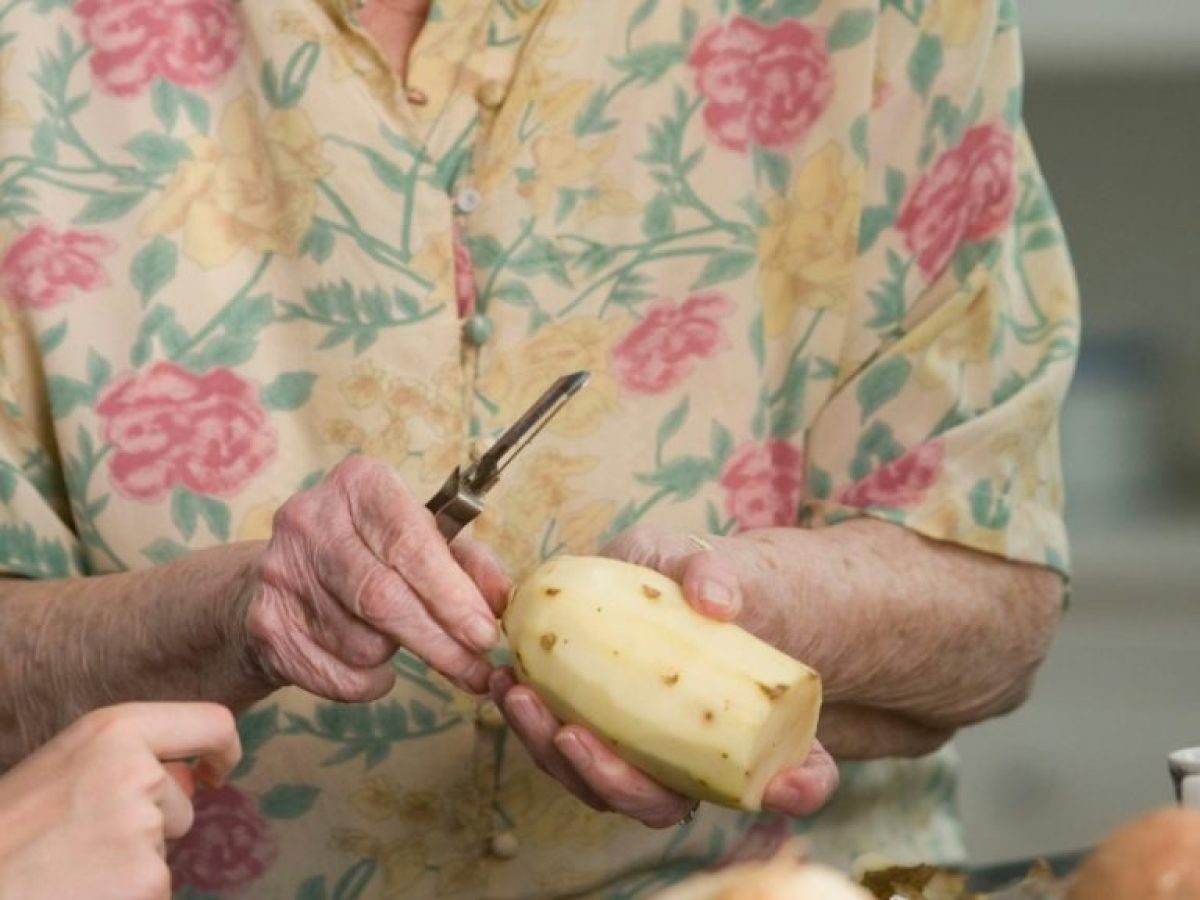 Το μαγείρεμα σπιτικού γεύματος μειώνει τον κίνδυνο άνοιας στους ηλικιωμένους