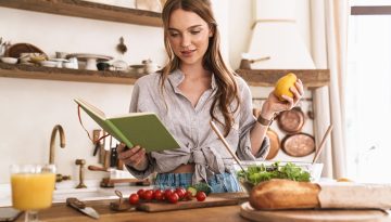 Τρως το ίδιο, χάνεις περισσότερο: Η κίνηση που «ρίχνει» 300 θερμίδες χωρίς στέρηση