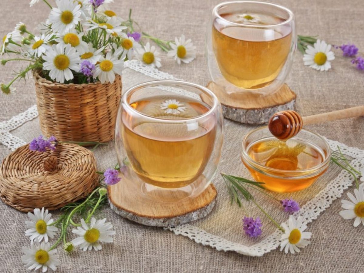 6 βότανα που θα σας βοηθήσουν να κοιμηθείτε καλύτερα