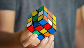Speed-cubing: Τι είναι και τι δείχνει για τον ανθρώπινο εγκέφαλο;