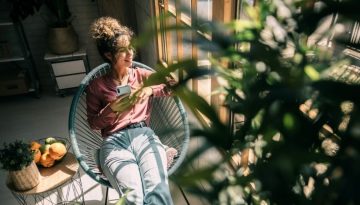 Εaster burnout: Γιατί νιώθουμε κουρασμένες σε εορταστικές περιόδους και πώς μπορούμε να το διαχειριστούμε;