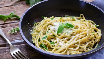 Λιγκουίνι με βασιλικό και παρμεζάνα