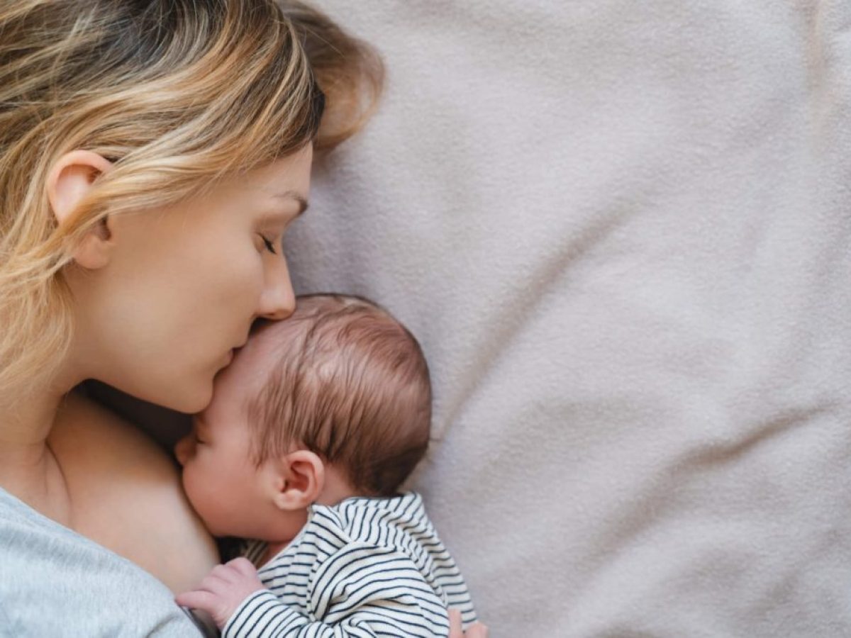 Ο θηλασμός για τουλάχιστον τρεις μήνες συνδέεται με χαμηλότερη αύξηση βάρους δεκαετίες αργότερα