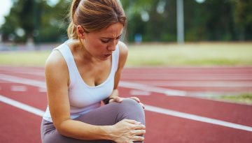 Οστεοαρθρίτιδα γόνατος: Οι φυσικές θεραπείες που προτείνουν οι επιστήμονες