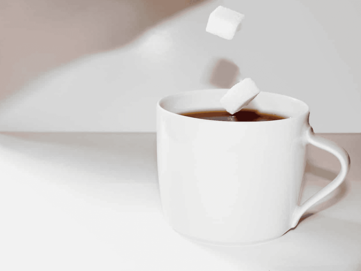 Πώς θα κόψεις εντελώς τη ζάχαρη από τον καφέ σου