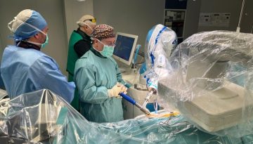 Πρώτη εφαρμογή ολικής αρθροπλαστικής ισχίου με το ρομποτικό σύστημα Rosa στο Metropolitan General