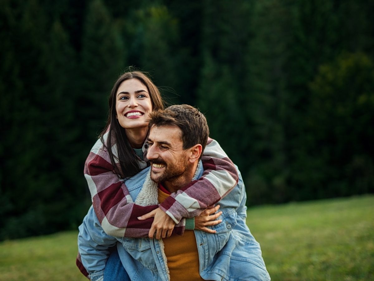 Σχέσεις: Πώς θα ξέρουμε αν έχουμε υγιή στάνταρ;