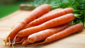 Τι συμβαίνει όταν τρώτε καρότα πριν κοιμηθείτε – Ποια είναι τα οφέλη