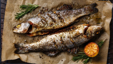 Τρεις μερίδες ψάρι την εβδομάδα μειώνουν τον κίνδυνο καρκίνου του εντέρου