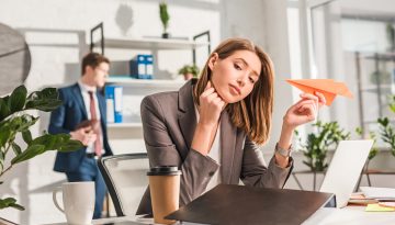 Αναβλητικότητα: Πώς εξελίσσεται μέσα στη ζωή μας;