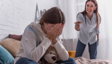 10 σημάδια ότι έχετε μεγαλώσει με μια τοξική μητέρα