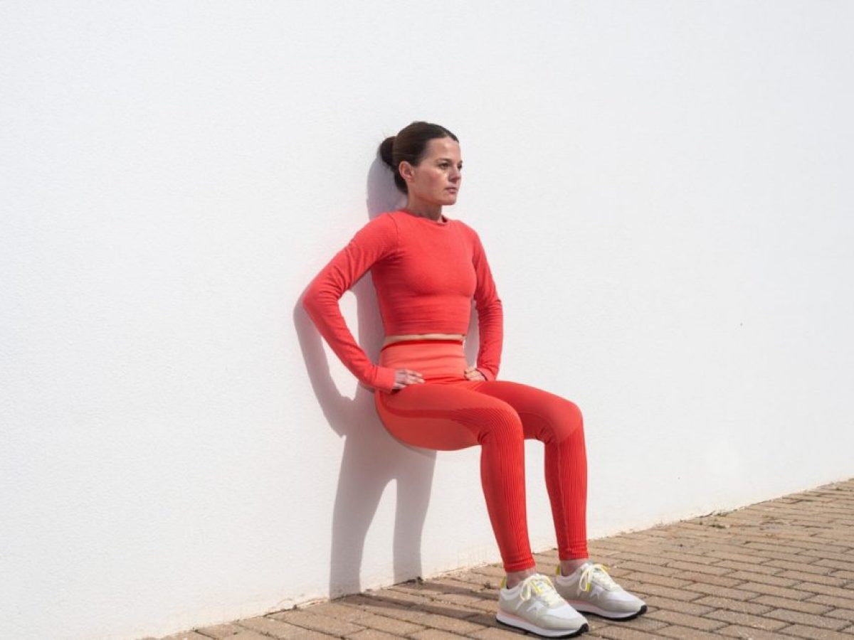 7 απλές ασκήσεις Pilates για γραμμωμένα χέρια μετά τα 50